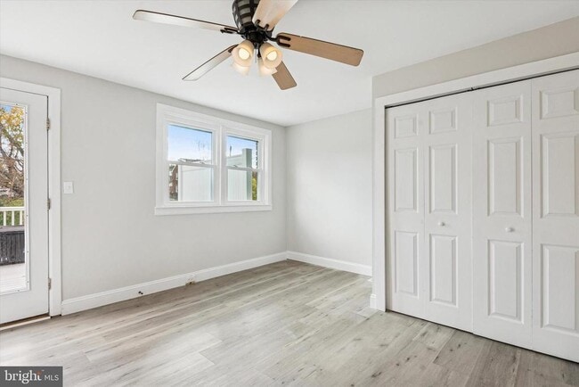 Building Photo - 334 MARY St