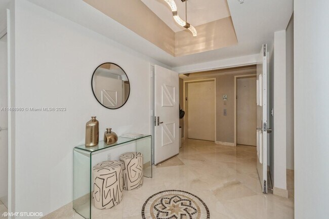 Building Photo - 2 br, 2.5 bath Condo - 333 Las Olas Way Ap...