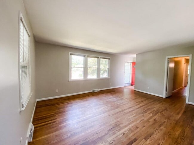 Building Photo - 2612 David Caldwell Dr, Greensboro, NC 27408