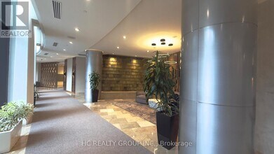 Building Photo - 5-15 Northtown Way