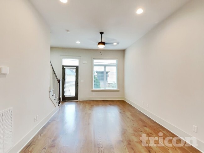 Building Photo - 6813 Charlotte Pike