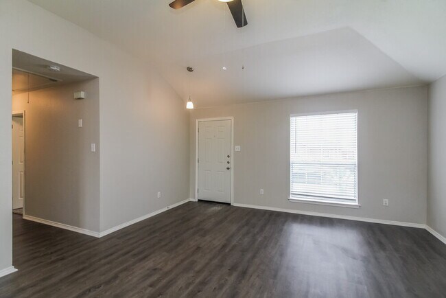 Building Photo - 2841 St Croix Ave