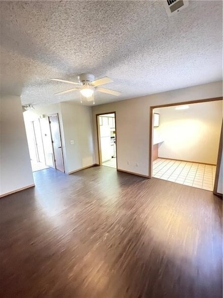 Photo - 609 W Adams St Townhome