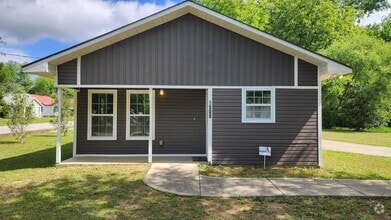 Building Photo - 1500 14th Ct