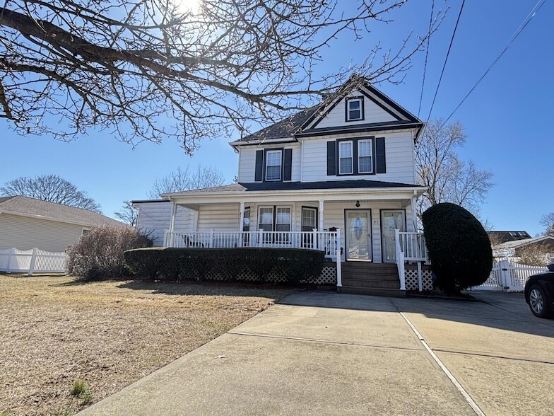 Primary Photo - 97 Garfield Pl