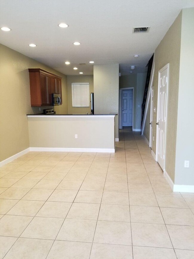 Foto del edificio - 5128 NW 30th Terrace