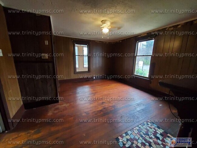 Foto del edificio - Huge 4 Bed House!