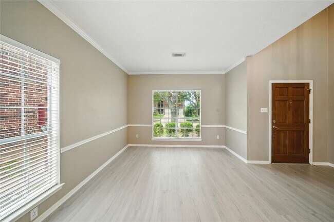 Foto del edificio - 3119 Waters Way Dr