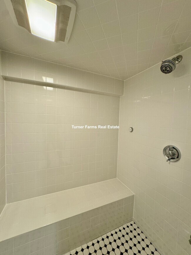 Foto del edificio - 77 Fairfax St