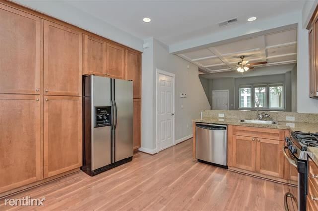 Primary Photo - 4 br, 2.5 bath Townhome - 239 Grayson Terrace