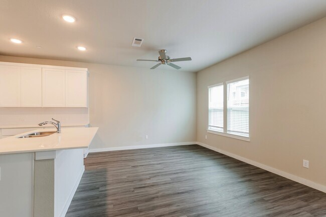 Foto del edificio - 373 N Centro Cir
