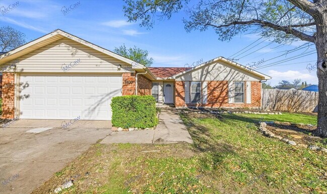 Building Photo - 7400 Butternut Ct