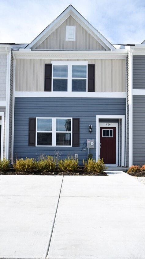 Foto principal - Brand NEW Townhome for Rent!