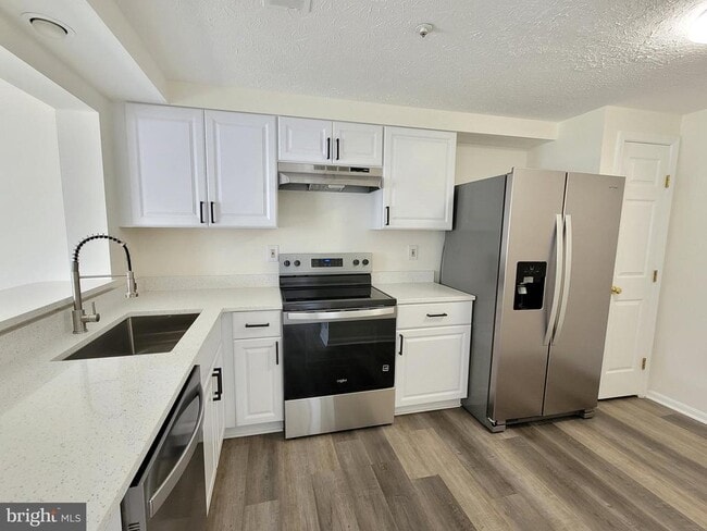 Building Photo - 589 Boysenberry Ln