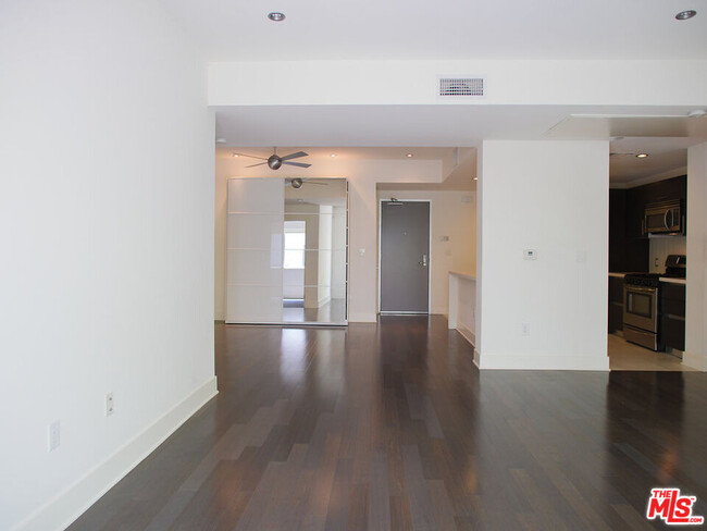 Foto del edificio - 1700 Sawtelle Blvd