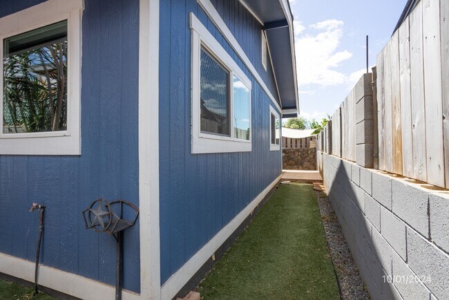 Building Photo - 3BD/1.5BA Single Family Home in Waianae (M...