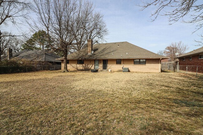 Foto del edificio - Located in South Tulsa - 3 Bedroom Home!!