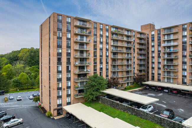 Building Photo - Strath Haven Condominiums