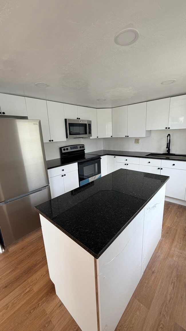 Building Photo - 414 Phippen Waiters Rd