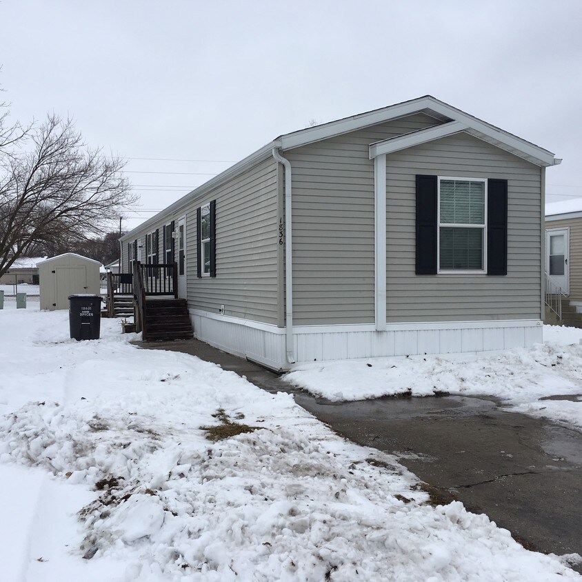 1836 Magnolia Blvd, Monroe, MI 48161 House Rental in Monroe, MI