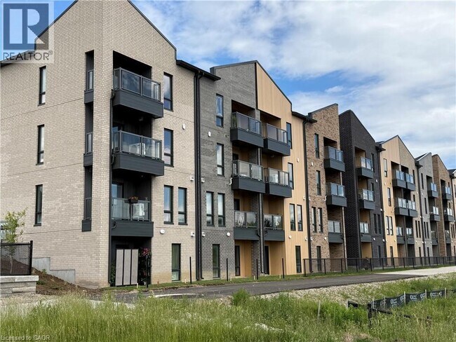 Building Photo - 177 REVERIE Wy