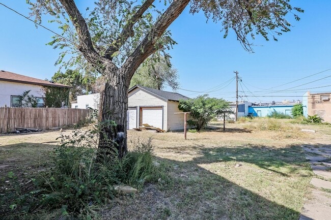 Building Photo - 1506 SW 11th Ave