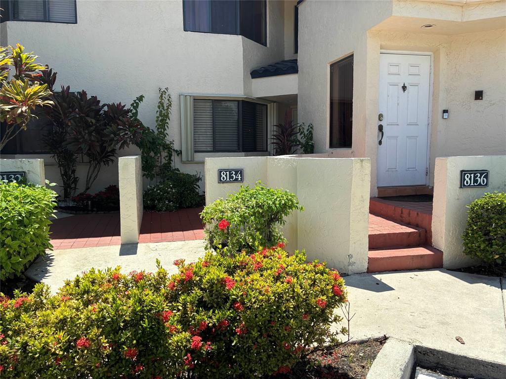 Foto principal - 8134 NW 17th Mnr
