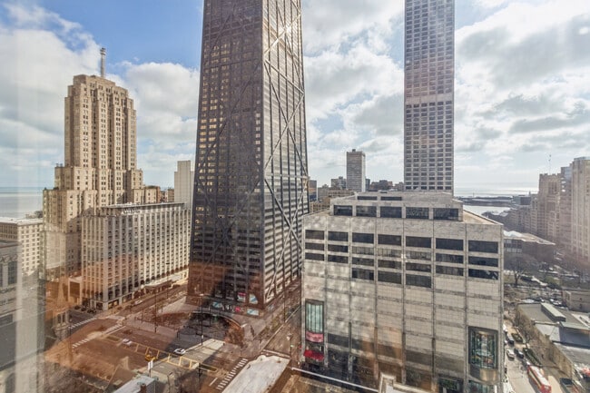 Foto del edificio - 111 E Chestnut St