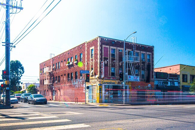 Building Photo - 303 W 59th Pl