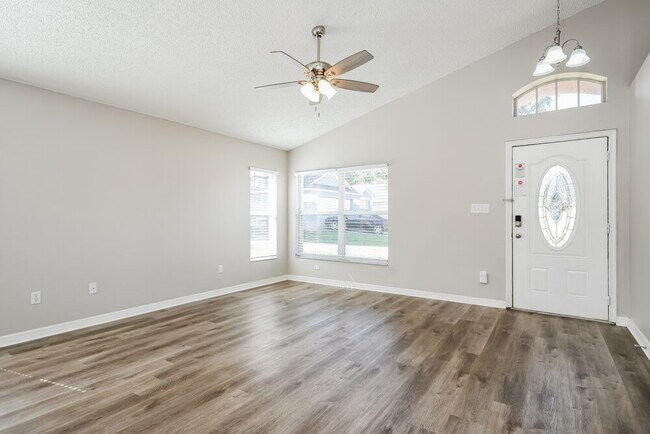 Building Photo - 652 Sitka Ct