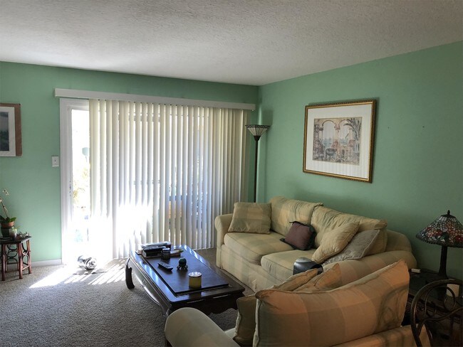 Foto del edificio - 4784 Tangerine Ave