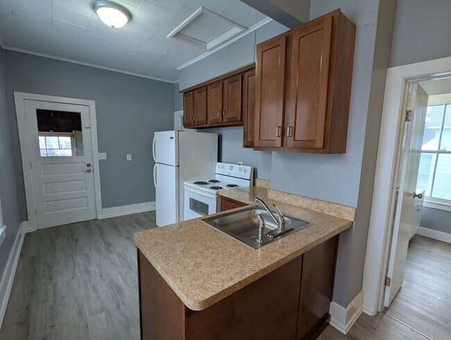 Building Photo - 33 Central Ave