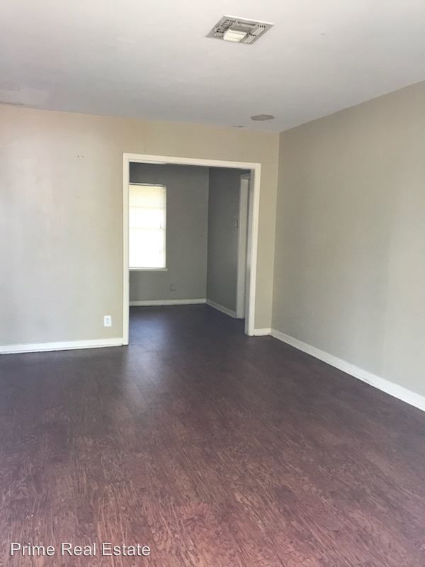 Foto del edificio - 3 br, 1 bath House - 1045 Burr Dr.