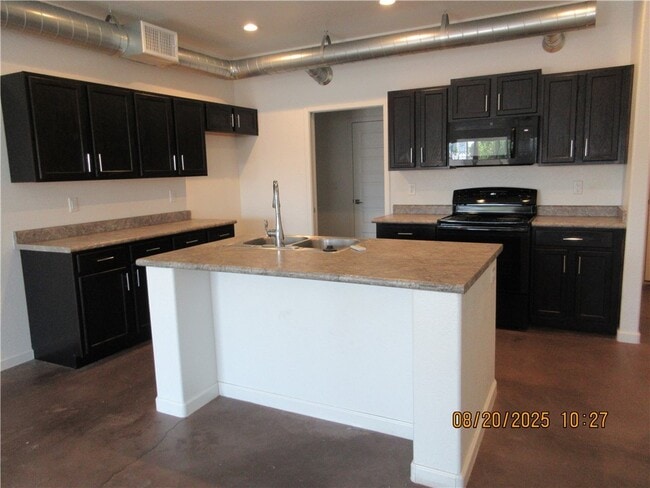 Building Photo - 3560 N Bond St