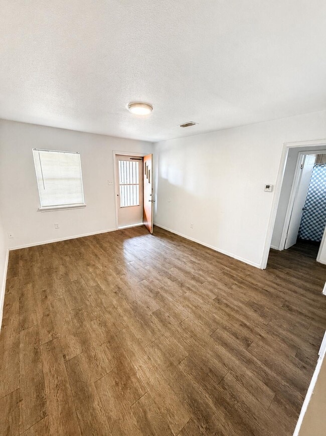 Building Photo - 3506 Peoria Ave