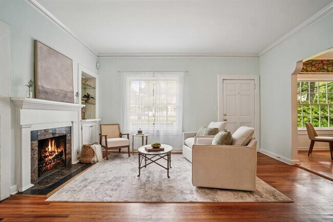 Foto del edificio - 615 Sycamore Dr