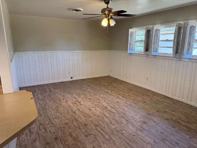 Foto del edificio - "Spacious 4-Bedroom Home with 2 Full Baths in Lubbock – 1,984 Sq Ft of Comfort!"