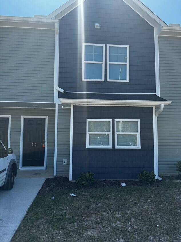 Primary Photo - 2 bedroom 2.5 bath Townhouse in Hope Mills