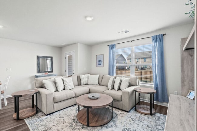 Building Photo - 1 N Yaupon Dr