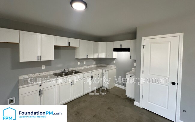 Building Photo - 555 Monteagle Dr