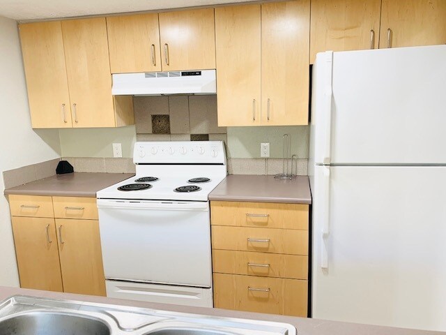 Foto del edificio - 13204 Candelaria Rd NE