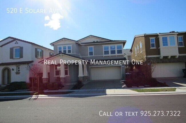 Foto del edificio - Gorgeous 4 Bed/3 Bath Mountain House Home ...