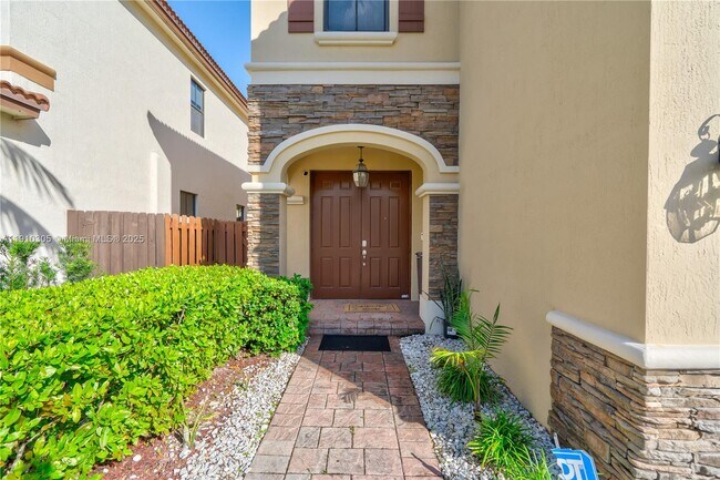 Foto del edificio - 8825 NW 100th Pl