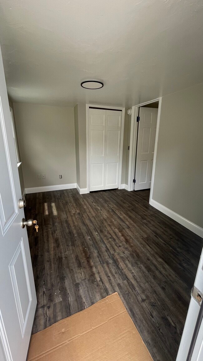 Bedroom 3 or home office - 174 1/2 Lakeview Ave