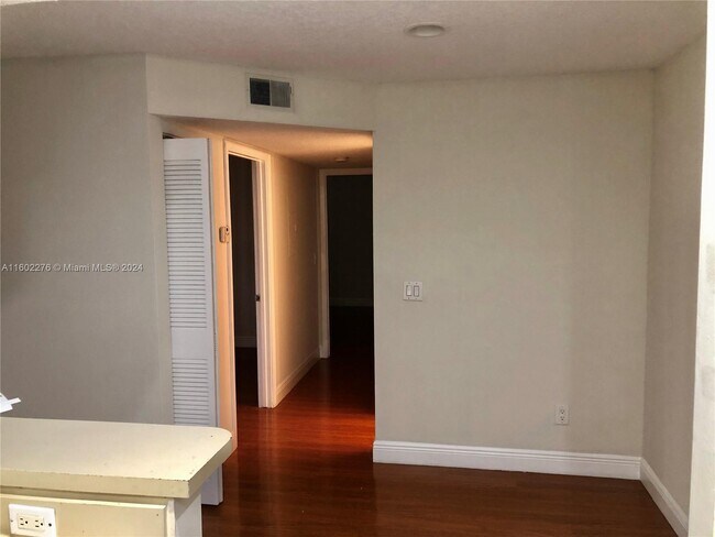 Building Photo - 1263 SW 46th Ave