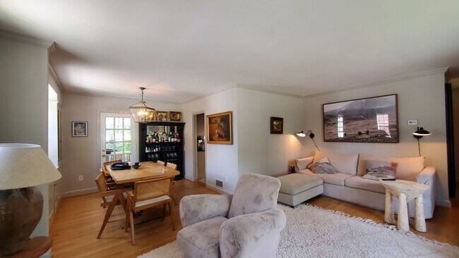 Foto del edificio - 4BR, 3.5BA Chevy Chase DC, Cape Cod Style ...