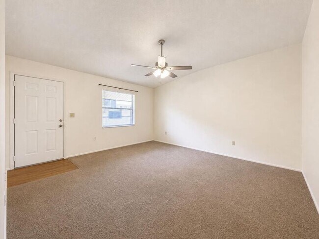 Building Photo - 3931 Spoonbill Ct
