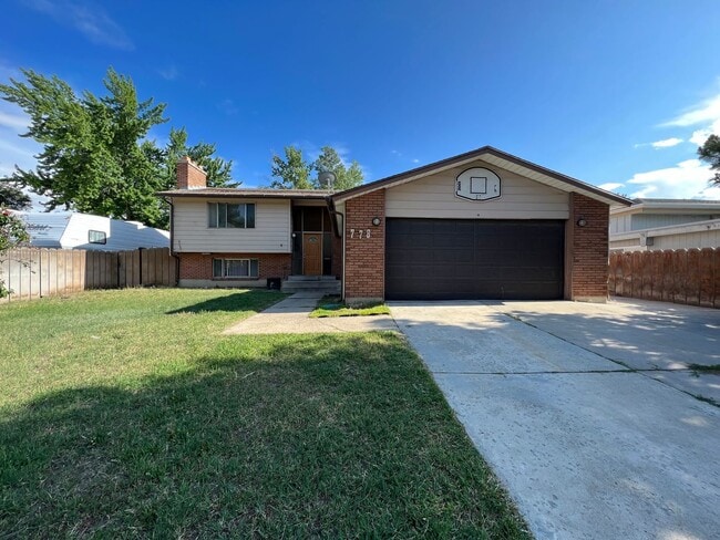 Building Photo - 4 Bedroom/3 Bathroom House in Midvale