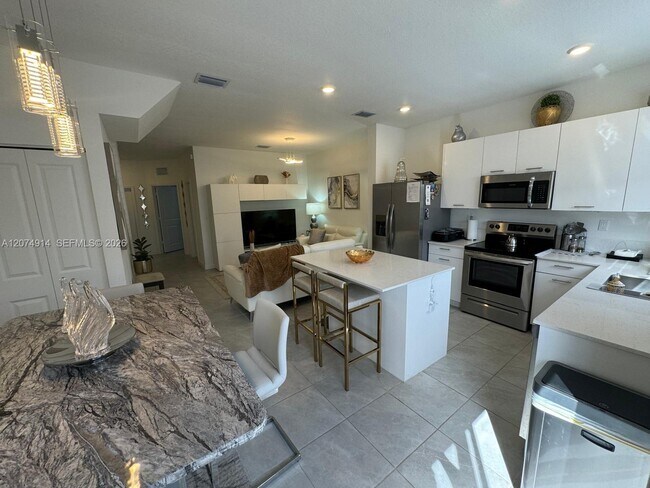 Foto del edificio - 12265 NW 24th Pl