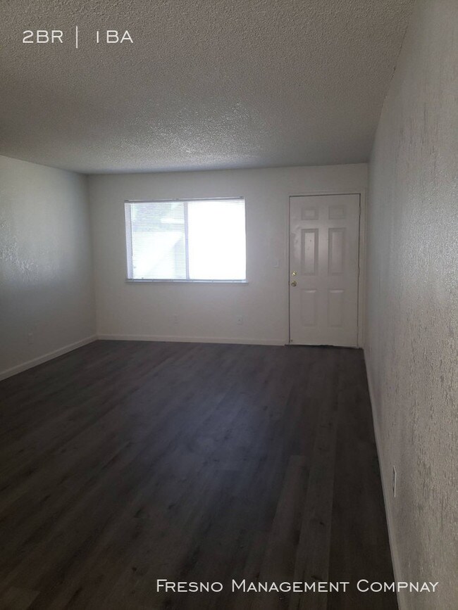Foto del edificio - 4837 E Lane Ave